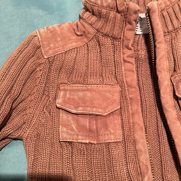 Zip-up boys sweater size 6-12 months - Picture 3 of 4